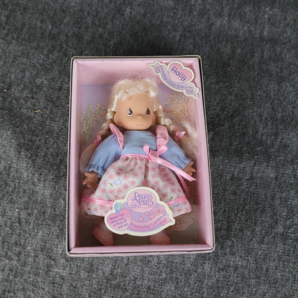 Vintage 1998 Precious Moments Holly Hobbie Friendship Garden Play Doll NIB
